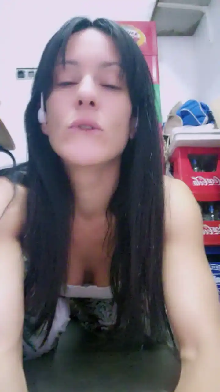 Giulagi – Cam4 Recorded Sex Show – 2025-01-16 18:00:02
