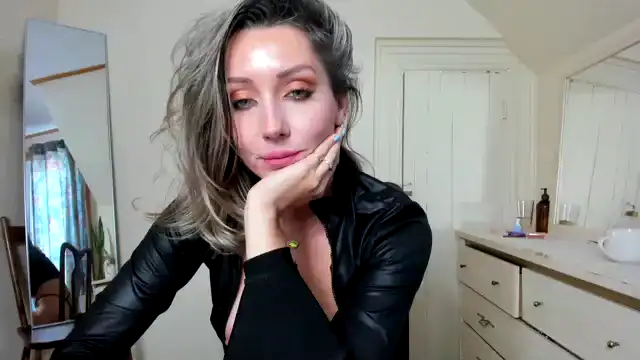 Essiac – Myfreecams Recorded Sex Show – 2025-10-12 04:47:02