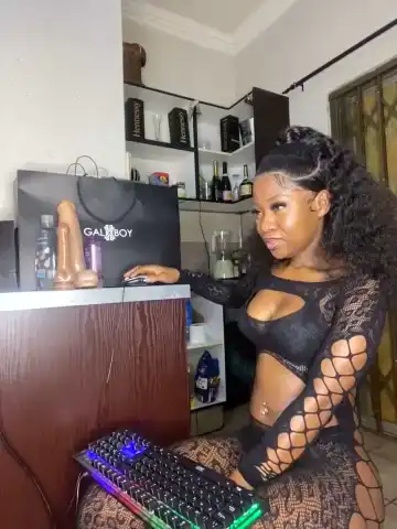 Prettybooty02 – Stripchat Recorded Sex Show – 2025-08-05 14:27:59