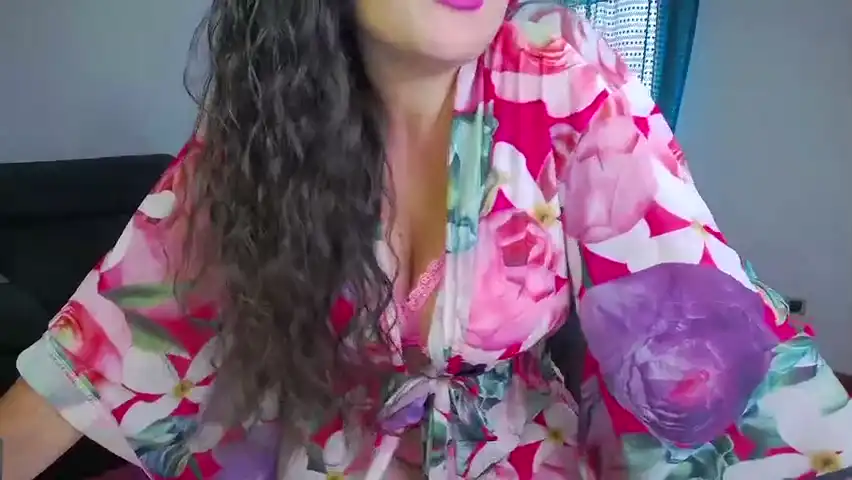Ledicia – Amateur.tv Recorded Sex Show – 2025-07-25 19:36:30