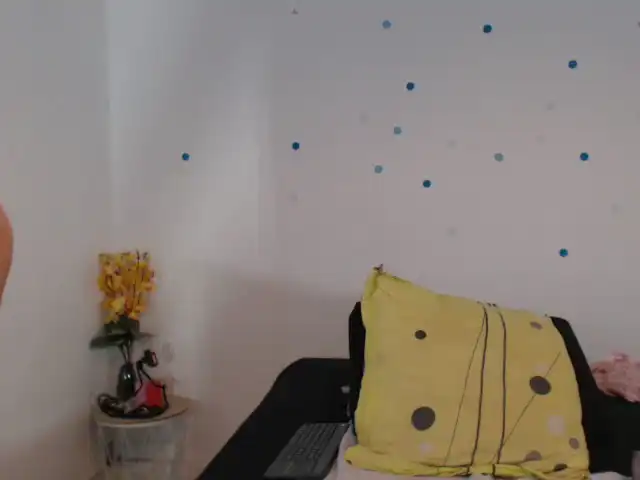 Juliafrancaise – Xlovecam Recorded Sex Show – 2026-05-27 21:38:12