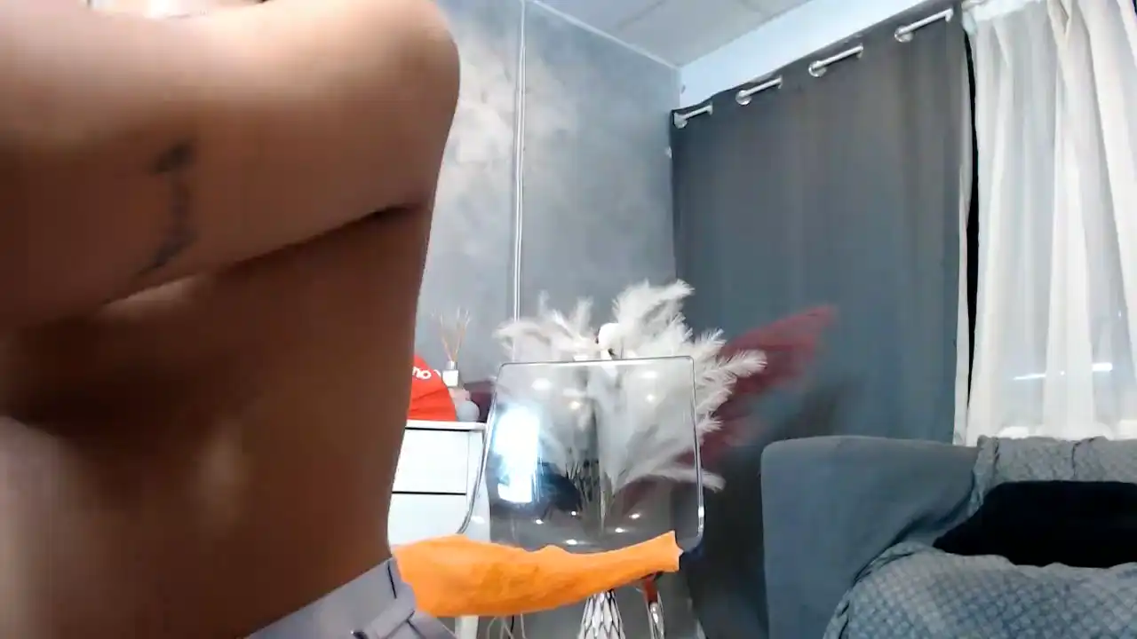Yuukenzi – Amateur.tv Recorded Sex Show – 2025-01-17 07:42:14
