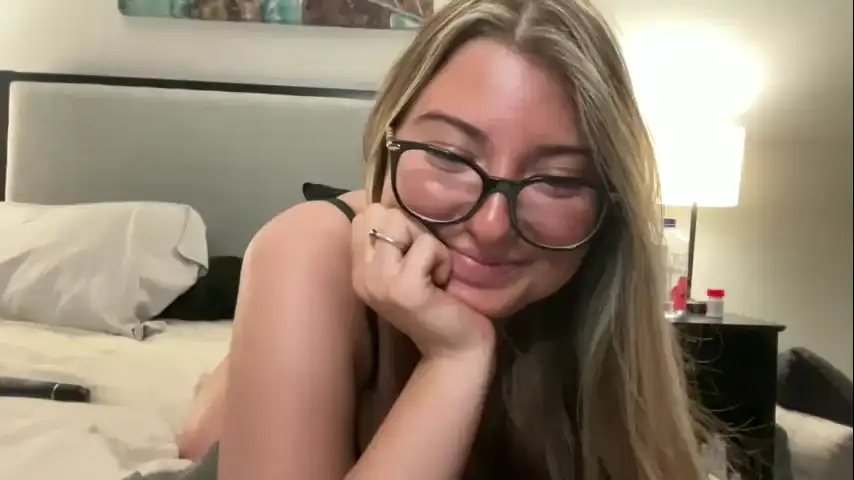 Fantasyella – Chaturbate Recorded Sex Show – 2025-05-27 13:52:07