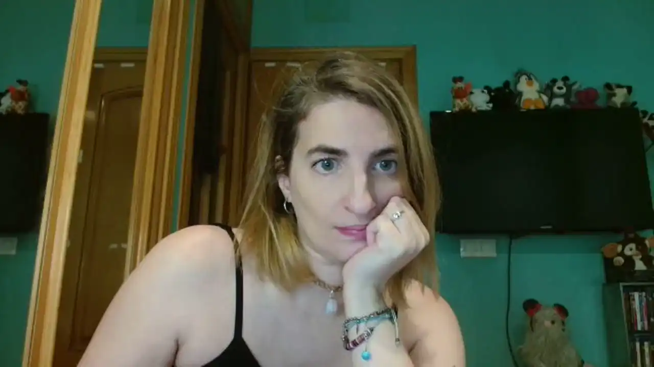 Gemmagomory – Amateur.tv Recorded Sex Show – 2025-03-09 21:27:32