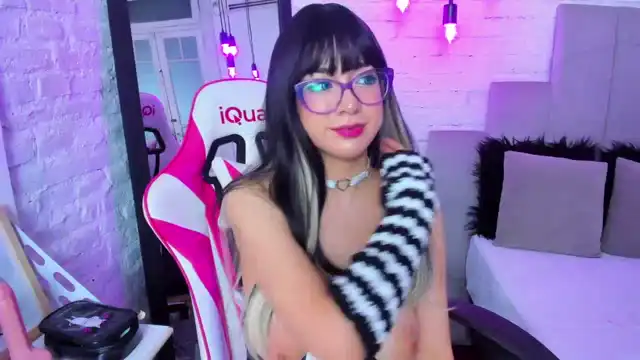 Sabripretty – Xlovecam Recorded Sex Show – 2025-07-07 19:29:56