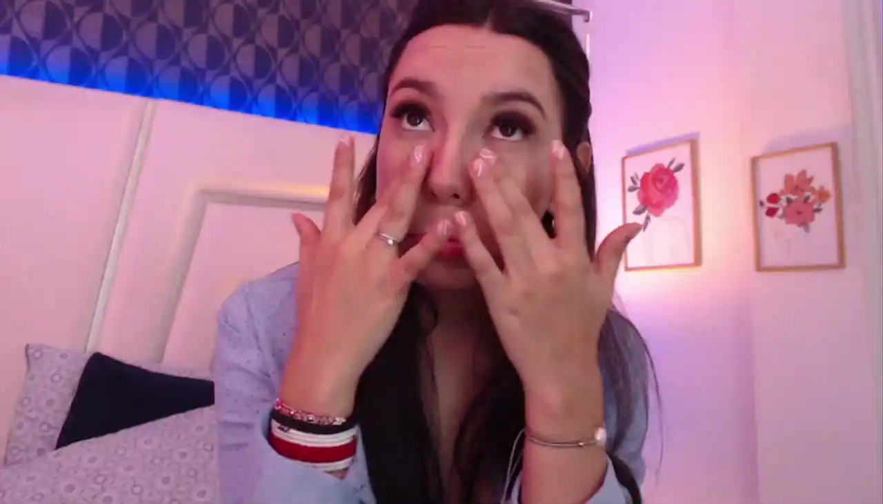 Miareed – Xlovecam Recorded Sex Show – 2025-10-26 18:03:41