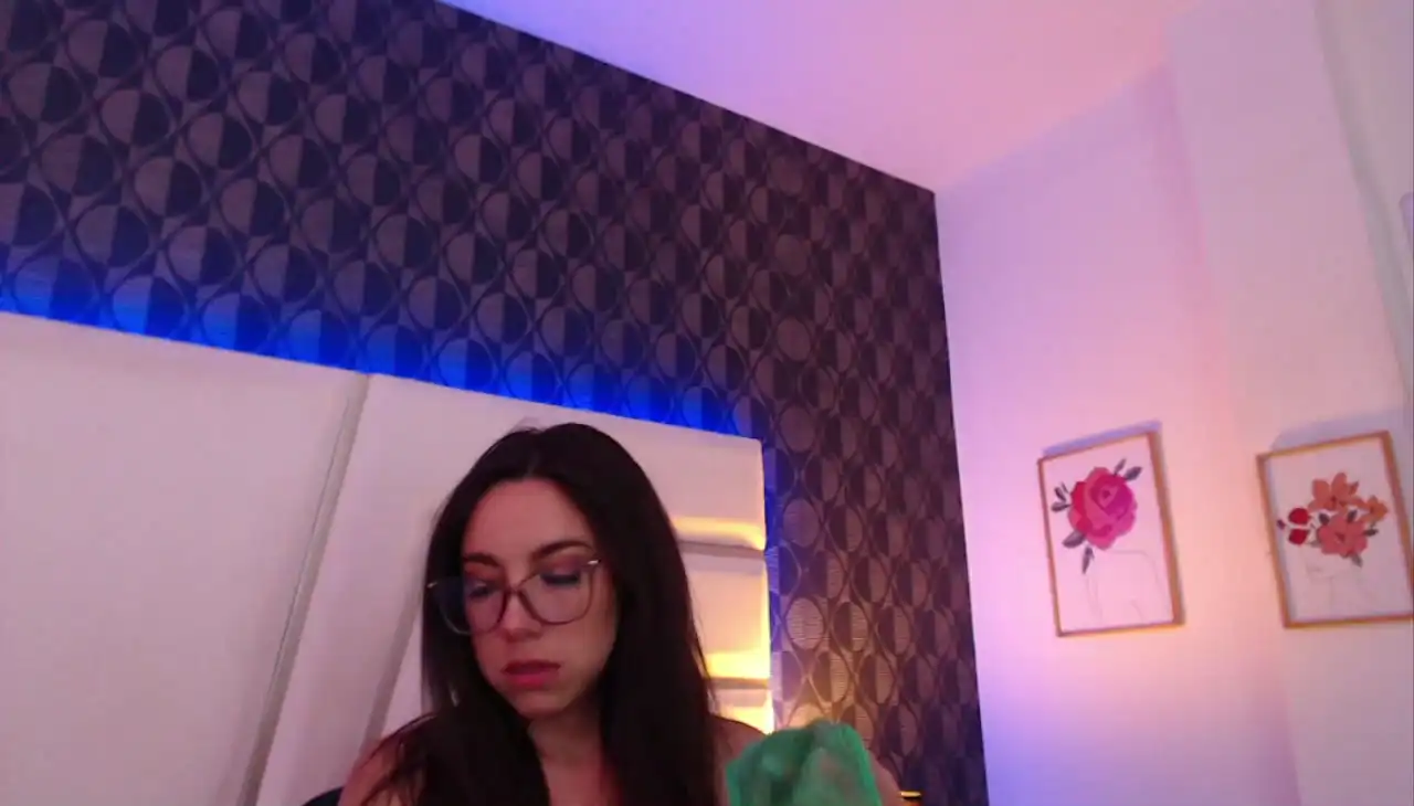 Miareed – Xlovecam Recorded Sex Show – 2025-04-13 13:00:04