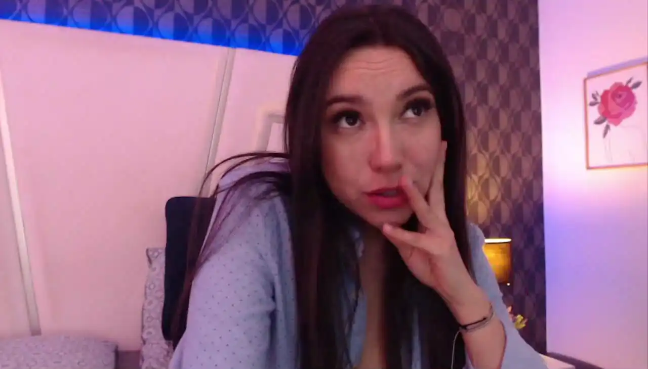 Miareed – Xlovecam Recorded Sex Show – 2025-10-21 11:06:35