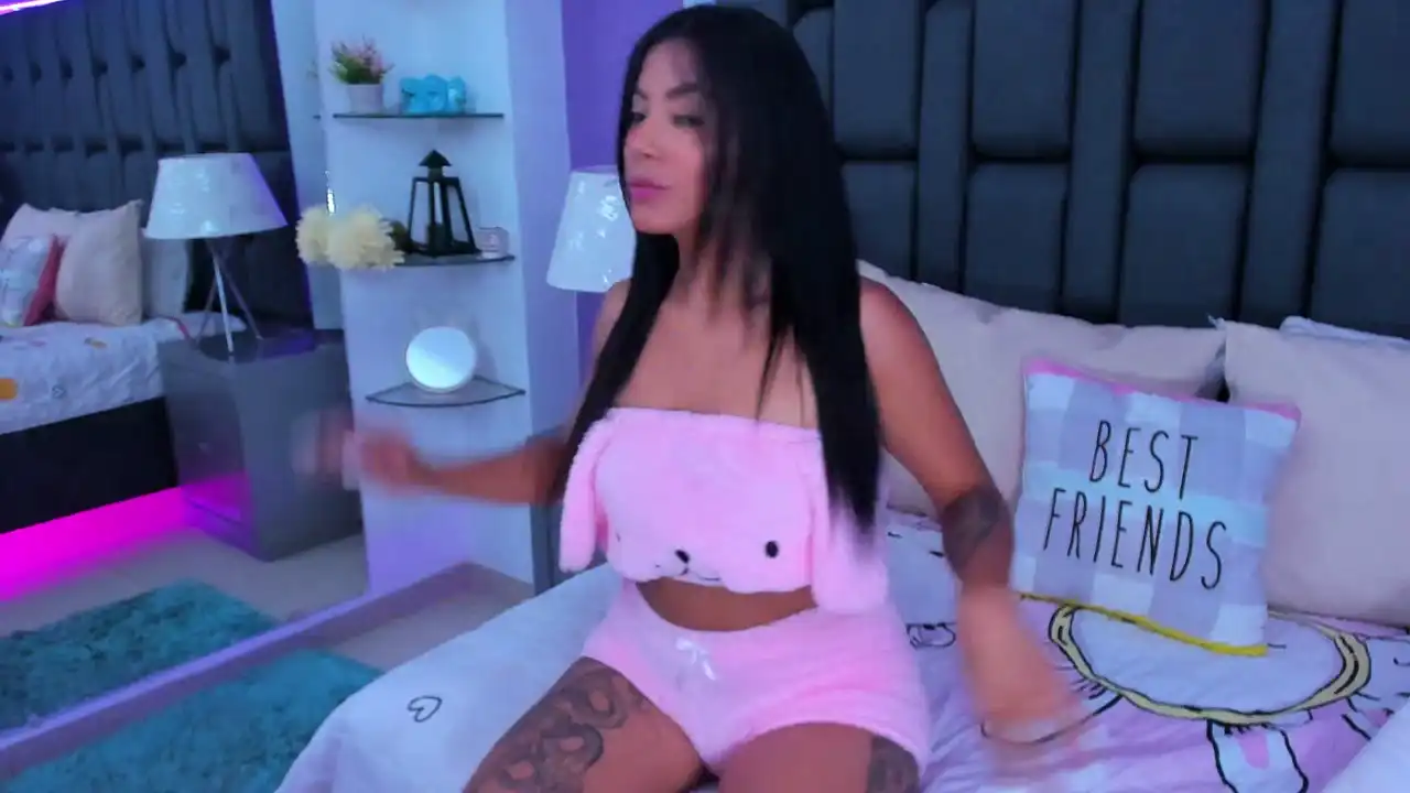Amberv – Xlovecam Recorded Sex Show – 2025-11-04 12:59:34