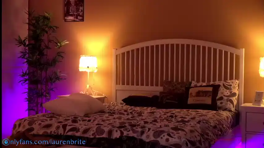 Laurenbrite – Chaturbate Recorded Sex Show – 2025-05-28 19:13:37