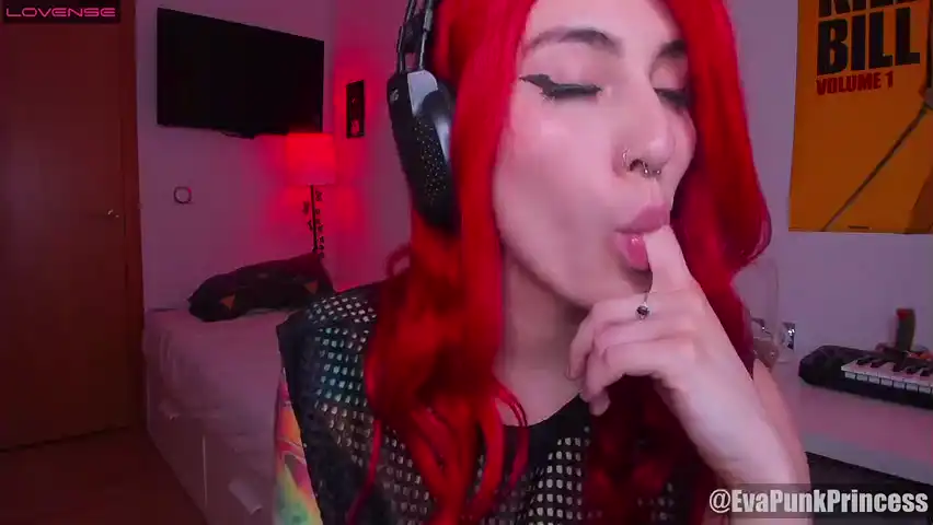 Evapunkprincess – Amateur.tv Recorded Sex Show – 2025-05-06 02:22:49