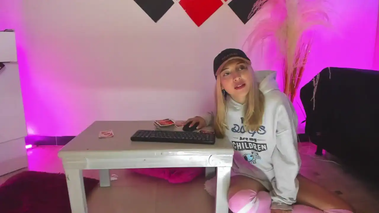 Rosse_97 – Amateur.tv Recorded Sex Show – 2025-05-09 16:04:10